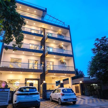 Kds Residency Hotell Greater Noida Eksteriør bilde