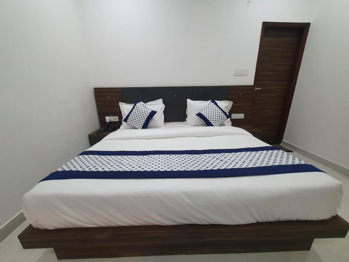 Kds Residency Hotell Greater Noida Eksteriør bilde
