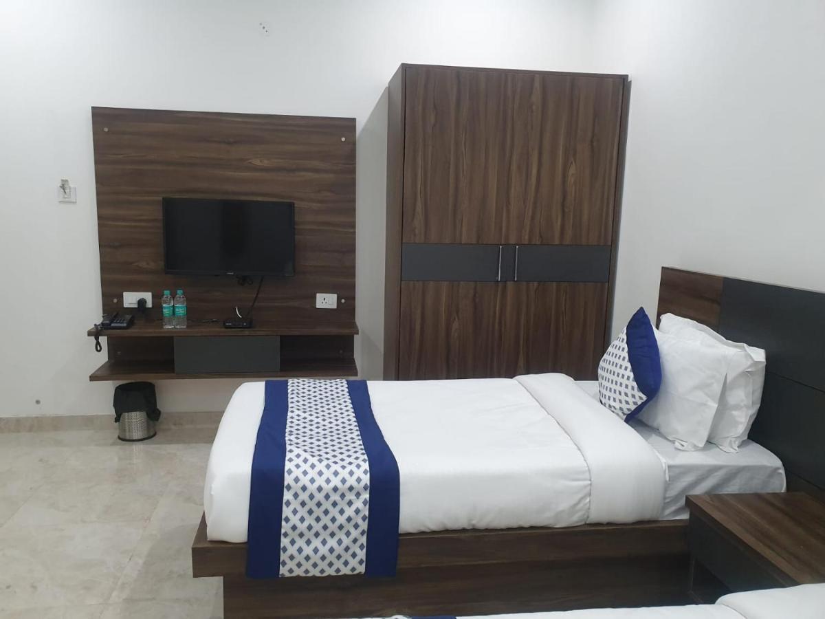 Kds Residency Hotell Greater Noida Eksteriør bilde