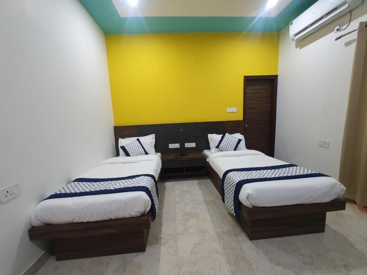Kds Residency Hotell Greater Noida Eksteriør bilde