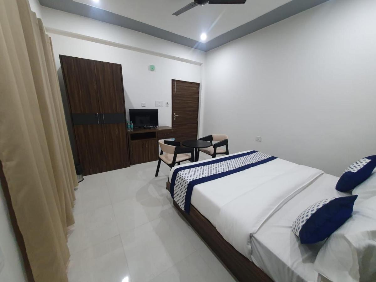 Kds Residency Hotell Greater Noida Eksteriør bilde