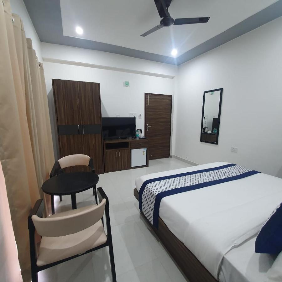 Kds Residency Hotell Greater Noida Eksteriør bilde